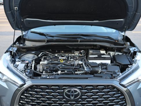 Used 2024 Toyota Corolla Cross XLE FWD image 13