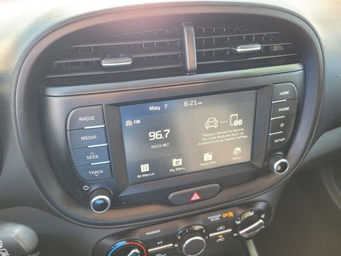 Used 2021 Kia Soul GT-Line FWD image 14