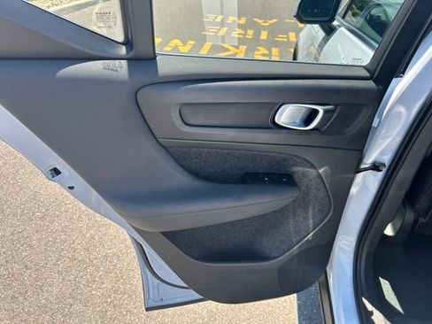 Used 2025 Volvo XC40 B5 Core AWD/4WD image 16