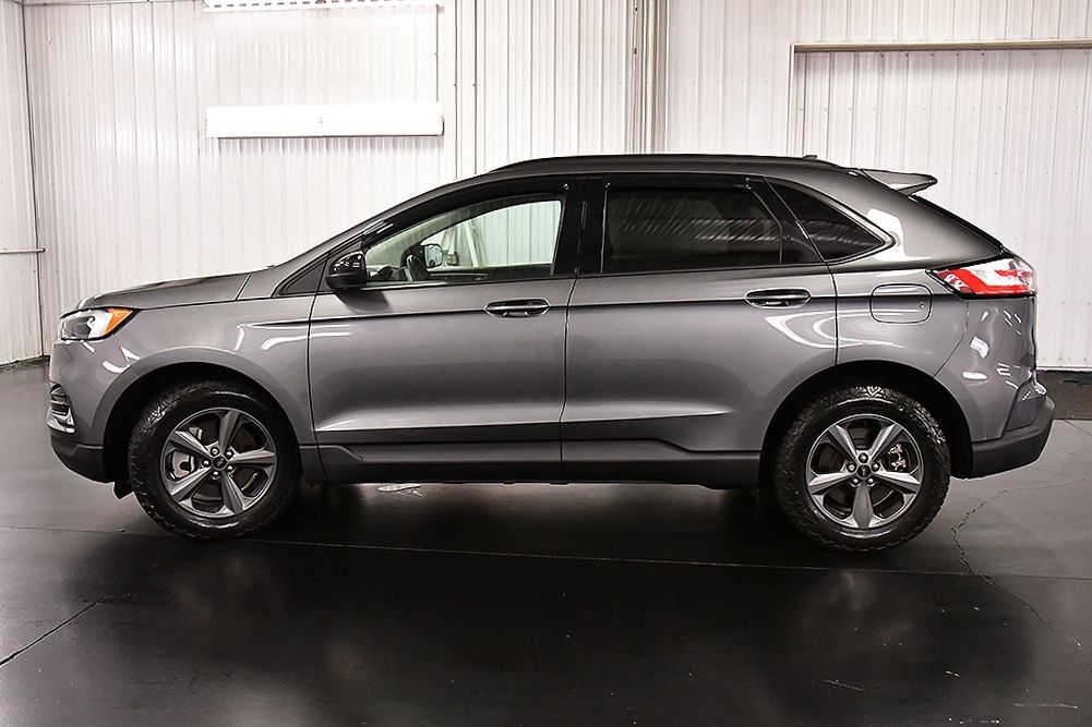 Used 2023 Ford Edge SEL w/ Sport Appearance Package AWD/4WD image 4