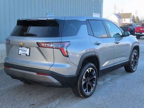 Used 2025 Chevrolet Equinox LT image 3