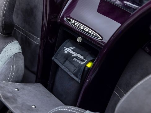 Used 2020 Pagani Huayra image 38