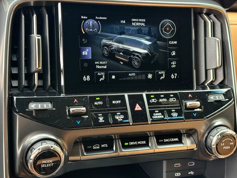 New 2026 Lexus LX 700h Luxury AWD/4WD image 19