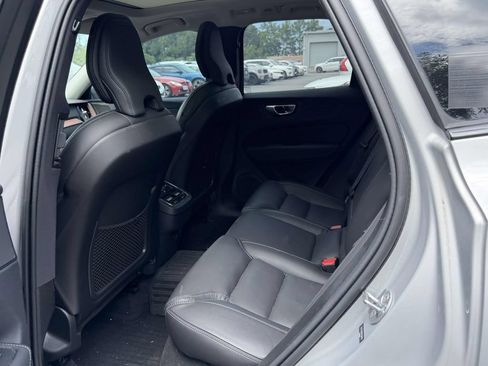 Used 2023 Volvo XC60 B5 Ultimate w/ Climate Package FWD image 6