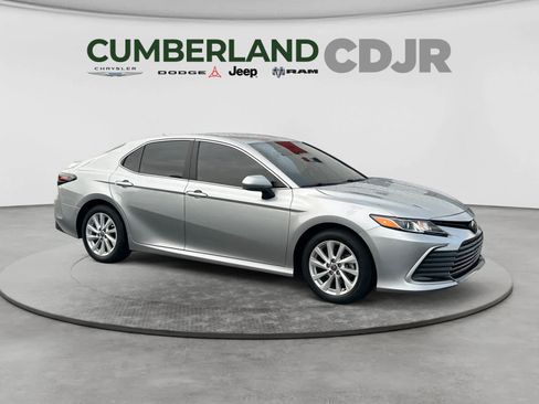 Used 2023 Toyota Camry LE FWD image 8