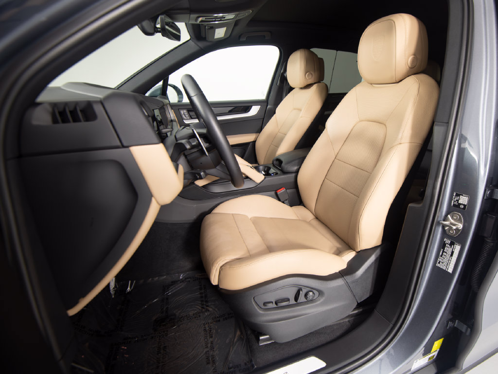 Certified 2026 Porsche Cayenne E-Hybrid AWD/4WD image 16