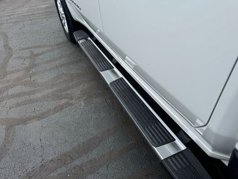 Used 2022 GMC Sierra 2500 SLE w/ SLE Value Package; image 5