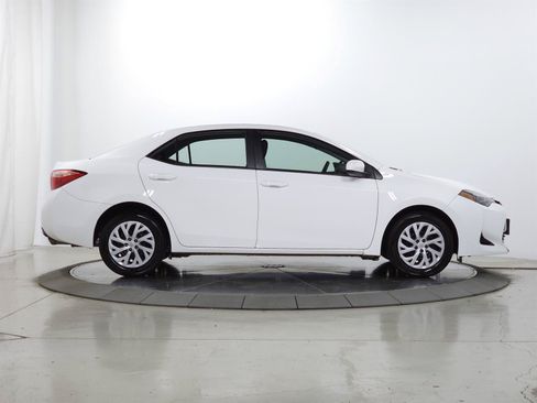 Used 2018 Toyota Corolla LE FWD image 9