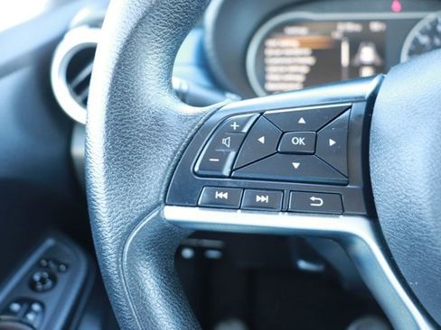 Used 2023 Nissan Versa SV image 17