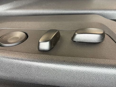 Used 2025 GMC Sierra 2500 AT4 w/ AT4 Premium Plus Package image 9