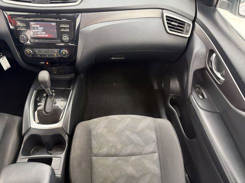 Used 2016 Nissan Rogue S FWD image 24