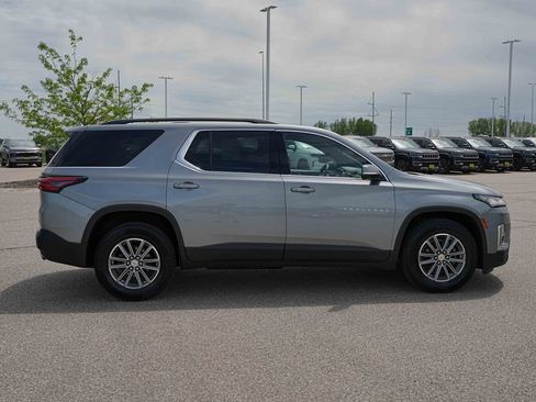 Used 2023 Chevrolet Traverse LT AWD/4WD image 5