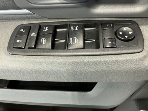 Used 2019 RAM 1500 Classic SLT AWD/4WD image 33