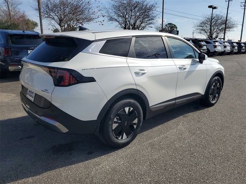 New 2026 Kia Sportage LX image 4