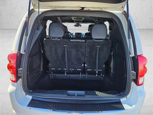Used 2019 Dodge Grand Caravan GT FWD image 6