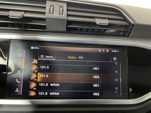 Used 2020 Audi Q3 2.0T Prestige w/ Prestige Package image 16