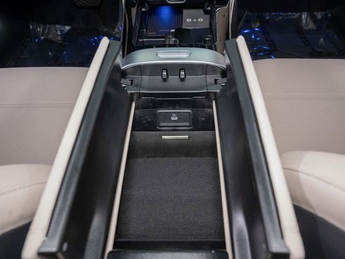 Certified 2025 Mercedes-Benz C 300 Sedan image 25