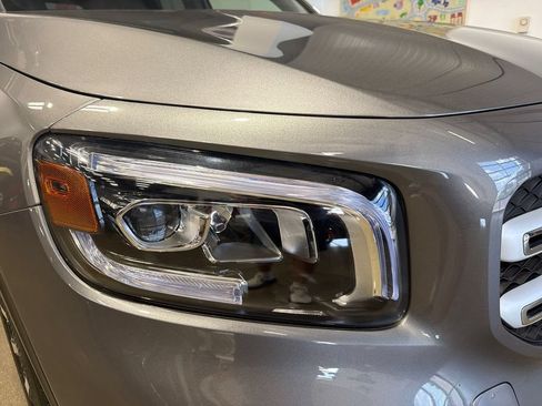 Used 2022 Mercedes-Benz GLB 250 4MATIC image 35