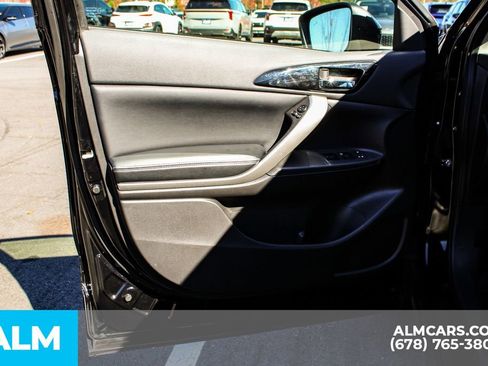 Used 2024 Mitsubishi Eclipse Cross SE image 39