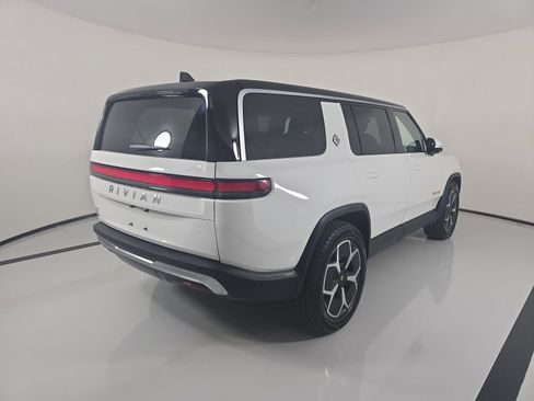 Used 2024 Rivian R1S Adventure AWD/4WD image 5