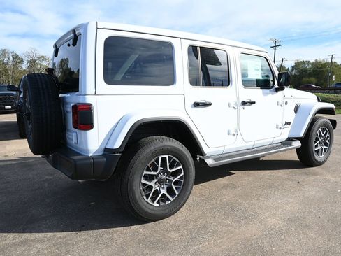 New 2025 Jeep Wrangler Sahara image 4