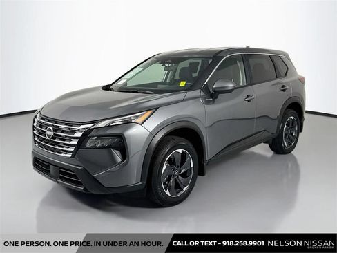 Certified 2026 Nissan Rogue SV FWD image 1
