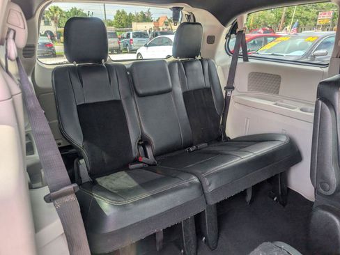 Used 2017 Dodge Grand Caravan SXT FWD image 13
