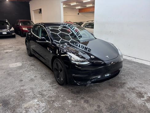 Used 2018 Tesla Model 3 Long Range RWD image 2