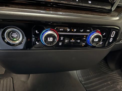 Used 2024 GMC Sierra 1500 Elevation AWD/4WD image 5