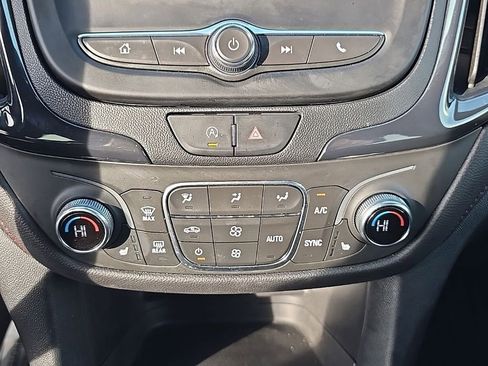 Used 2023 Chevrolet Equinox RS image 19