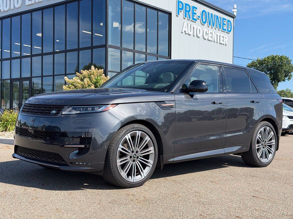 Used 2024 Land Rover Range Rover Sport Dynamic SE AWD/4WD image 1