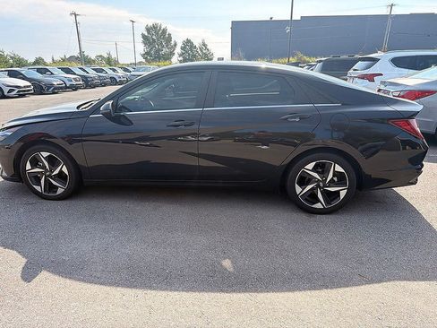 Used 2023 Hyundai Elantra Limited FWD image 11