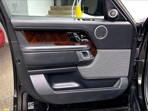 Used 2020 Land Rover Range Rover HSE image 9