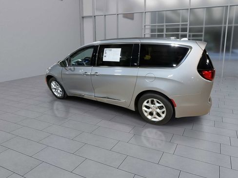 Used 2019 Chrysler Pacifica Limited image 6