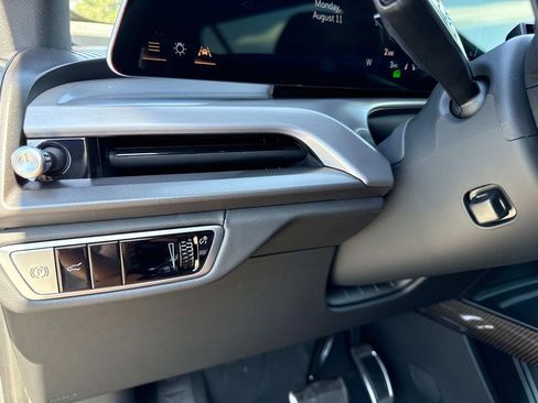 New 2026 Cadillac Vistiq Sport w/ LPO, Floor Liner Package image 31