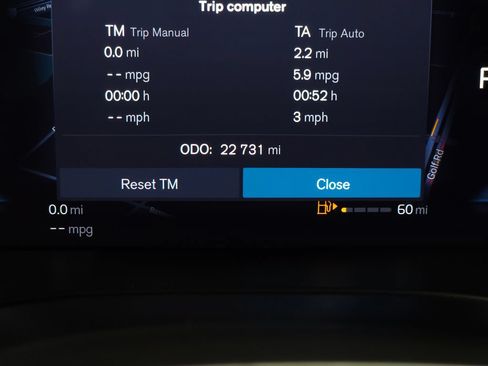 Certified 2025 Volvo XC60 B5 Plus AWD/4WD image 23