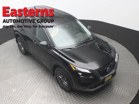 Used 2023 Nissan Rogue S AWD/4WD image 3