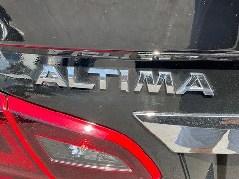 Used 2018 Nissan Altima 2.5 SR FWD image 23