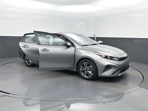 Used 2022 Kia Forte LXS image 34