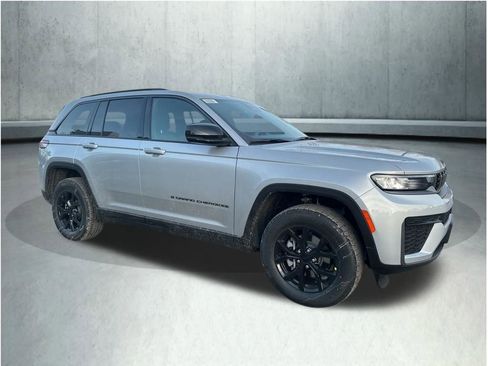 New 2026 Jeep Grand Cherokee Altitude AWD/4WD image 7