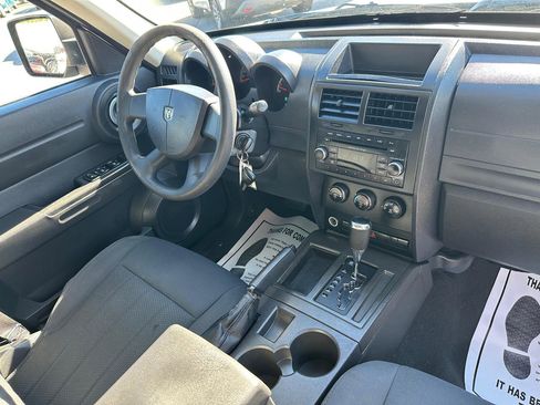 Used 2011 Dodge Nitro Heat image 3