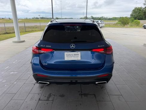 Used 2025 Mercedes-Benz GLC 300 4MATIC image 5
