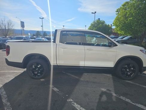 New 2026 Honda Ridgeline Black Edition image 4