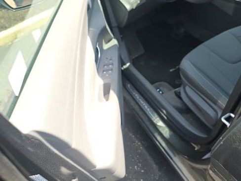 Used 2024 Hyundai Elantra SEL FWD image 9