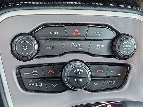 Used 2022 Dodge Challenger GT RWD image 11