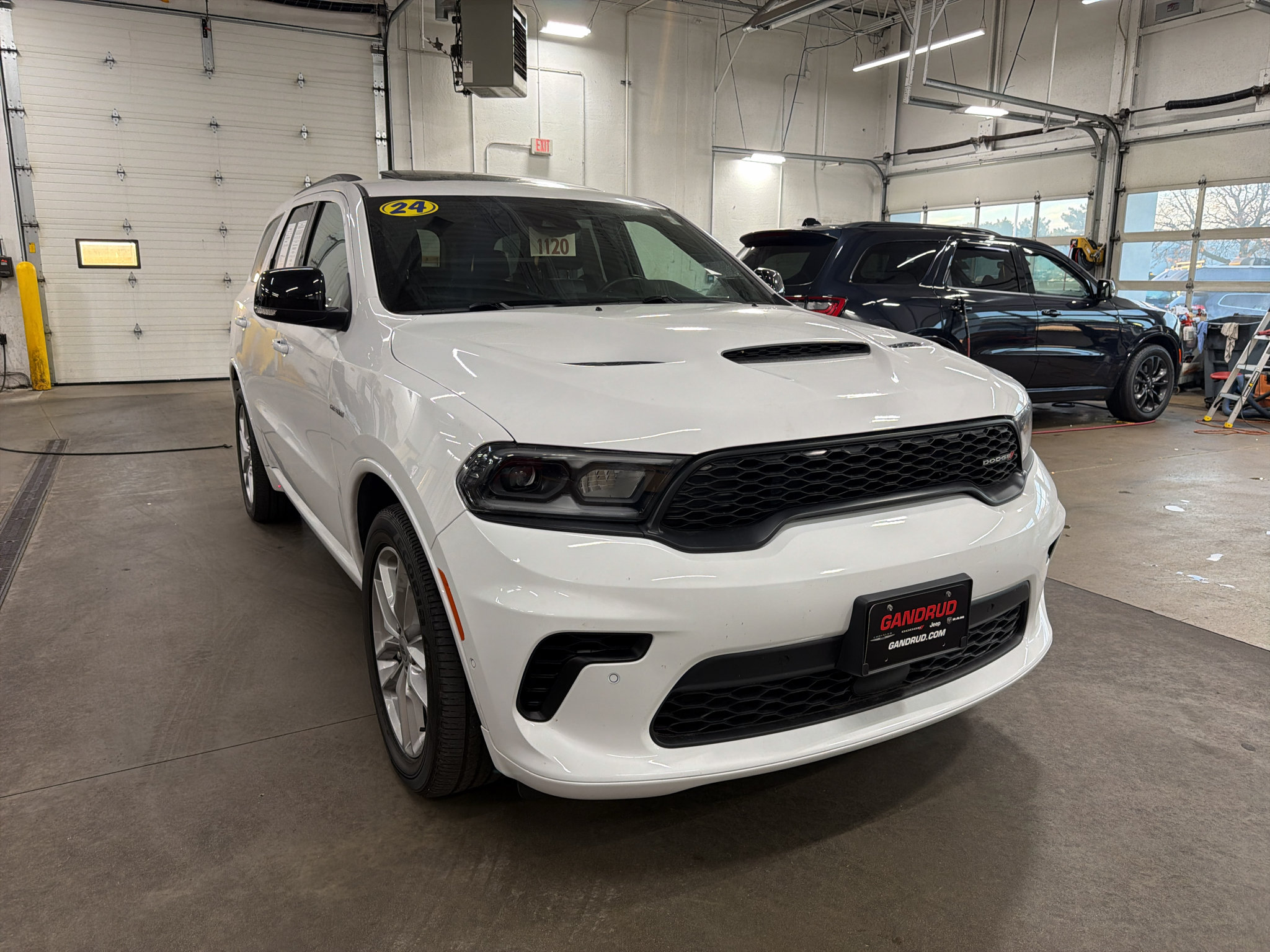 Used 2024 Dodge Durango R/T AWD/4WD image 2