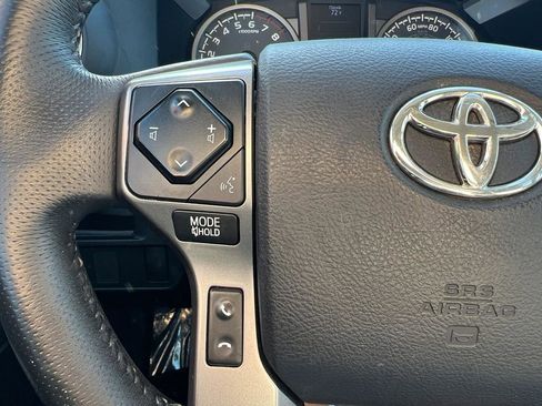 Used 2017 Toyota Tacoma SR5 image 40