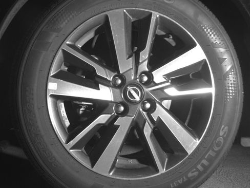 Used 2025 Nissan Versa SV image 12