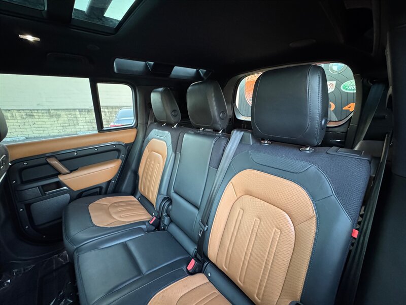Used 2021 Land Rover Defender 110 X AWD/4WD image 33