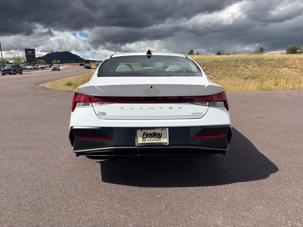 Certified 2025 Hyundai Elantra Limited FWD image 6
